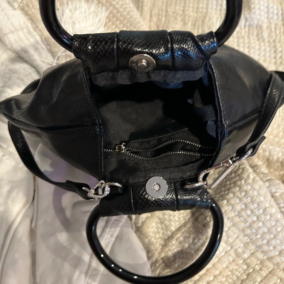 Aqua crossbody handle bag in embossed black. - Picture 4 of 6